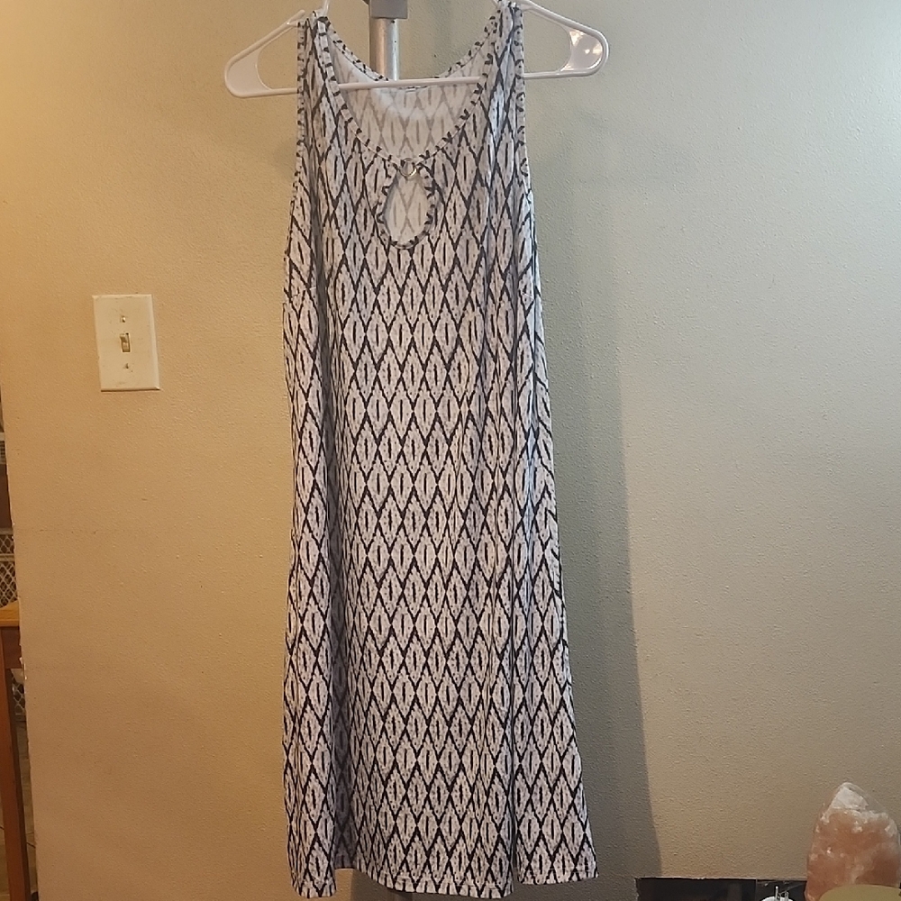 Sleeveless Patterned Dress - Black and White